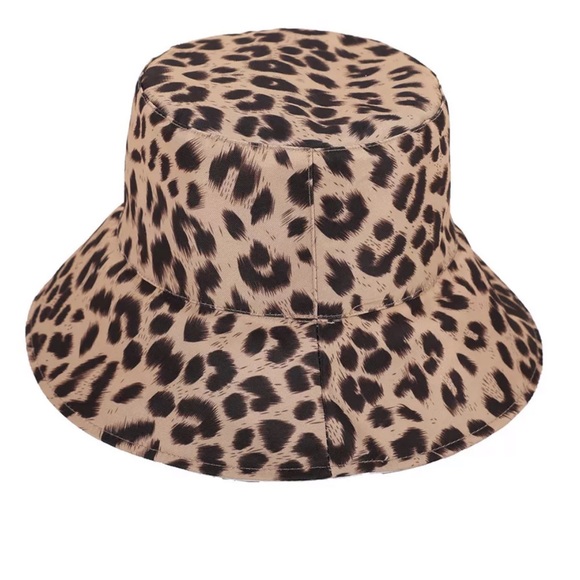 Reversible all season leopard bucket hat - Picture 2 of 3